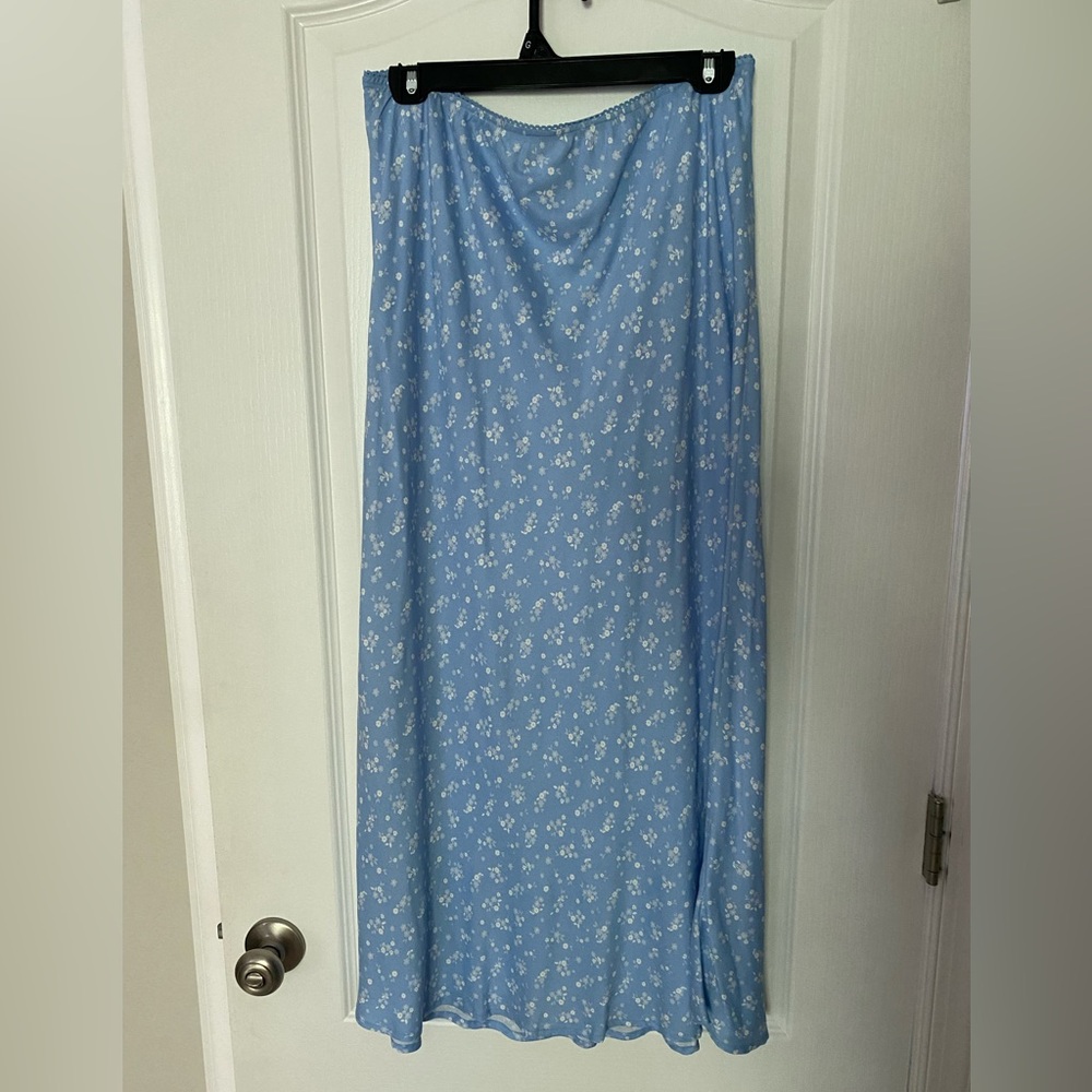 Cotton-On Blue and White Floral Midi Skirt
